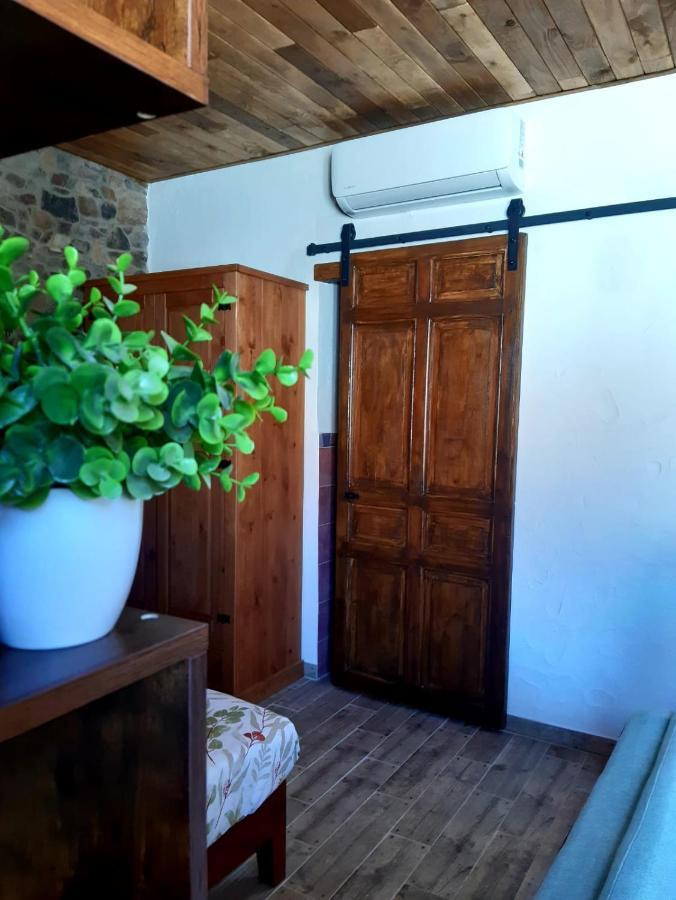 Apartamentos Callampa Torrejón el Rubio エクステリア 写真