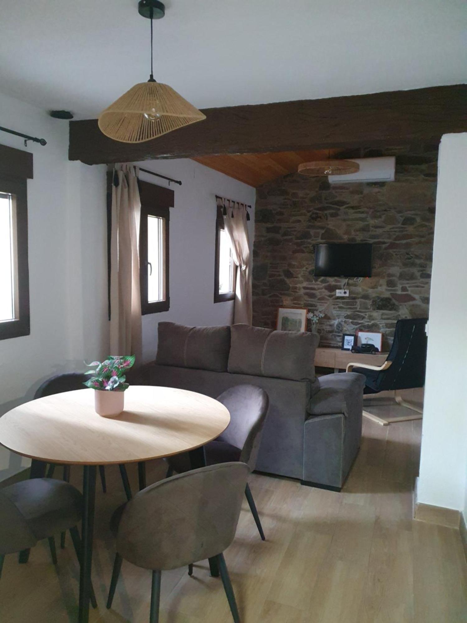 Apartamentos Callampa Torrejón el Rubio エクステリア 写真